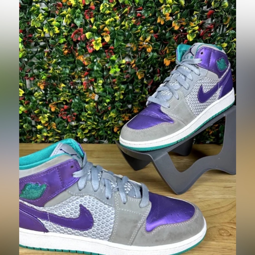 Jordan 1 Retro Phat GS Wolf Gray/Ultraviolet/green, size 6Y